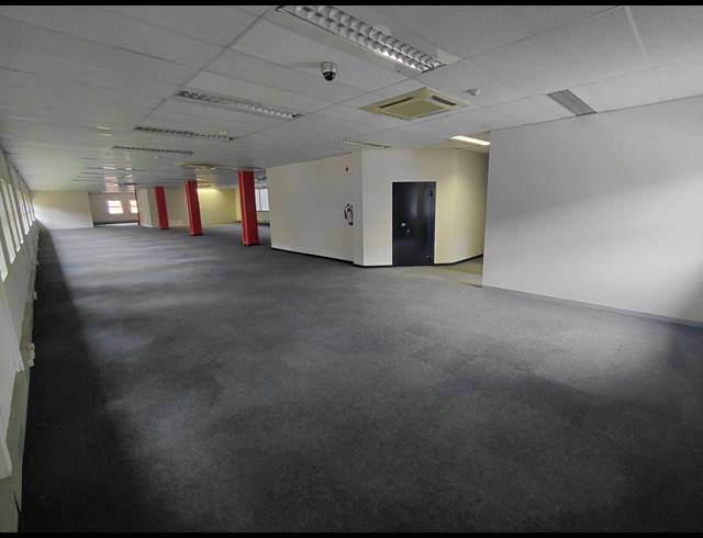 686M² OFFICE TO LET IN RANDJESPARK